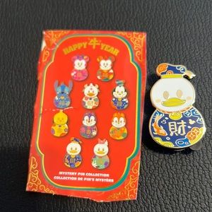 Disney pin lunar new year Donald duck Chinese new year